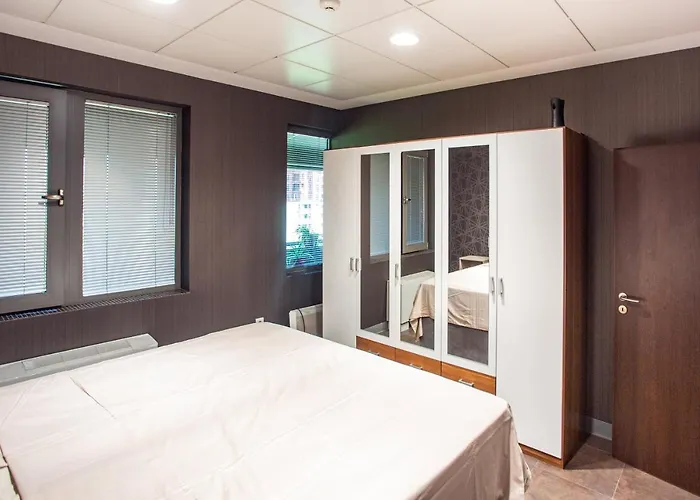 House - Delta Apartment