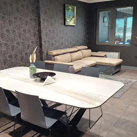 Appartement House - Delta *